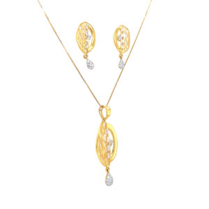 Vaani Diamond And Pearl Pendant Earrings Set