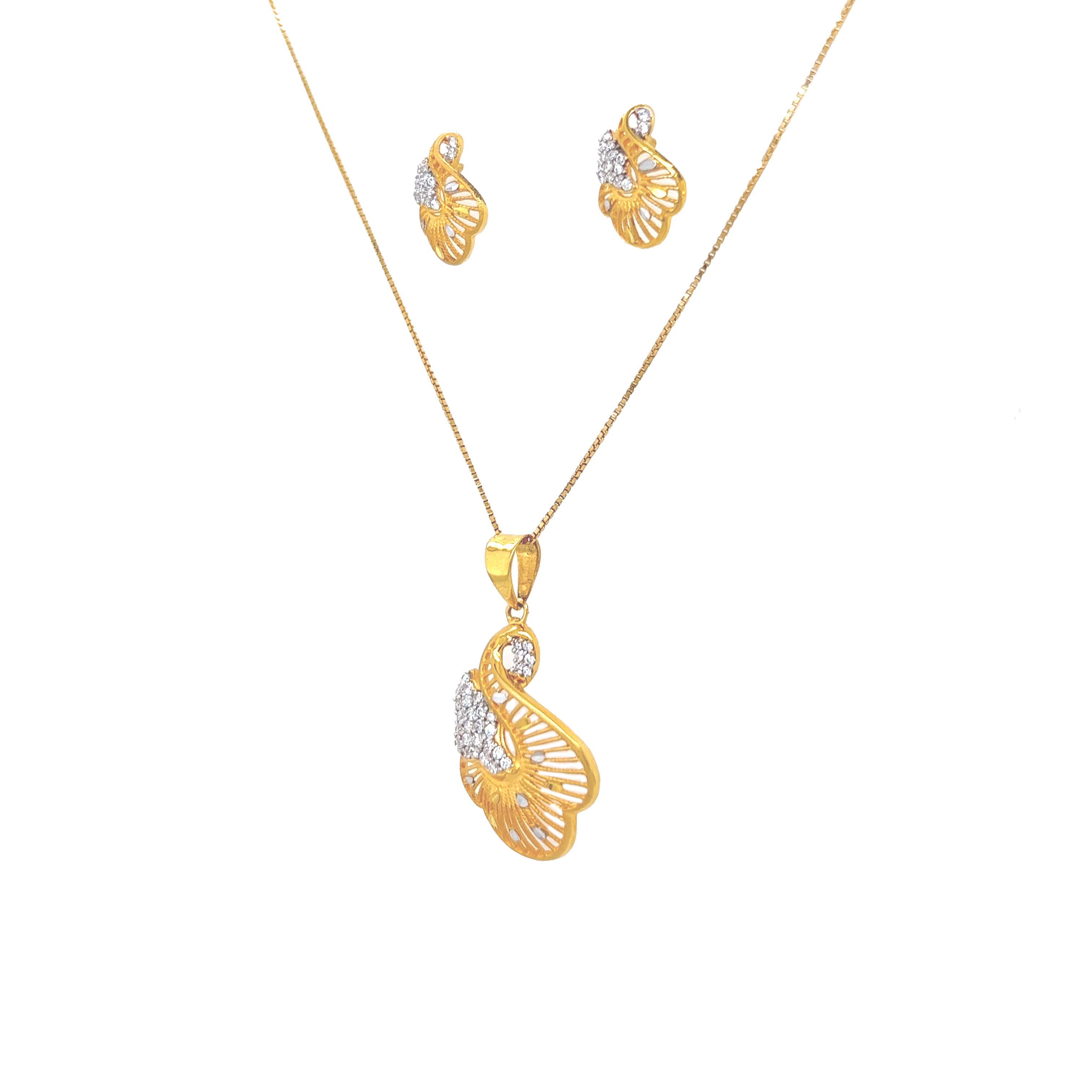 Traditional Paisley Gold Pendant And Earrings Set