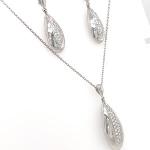 The Malia Diamond set