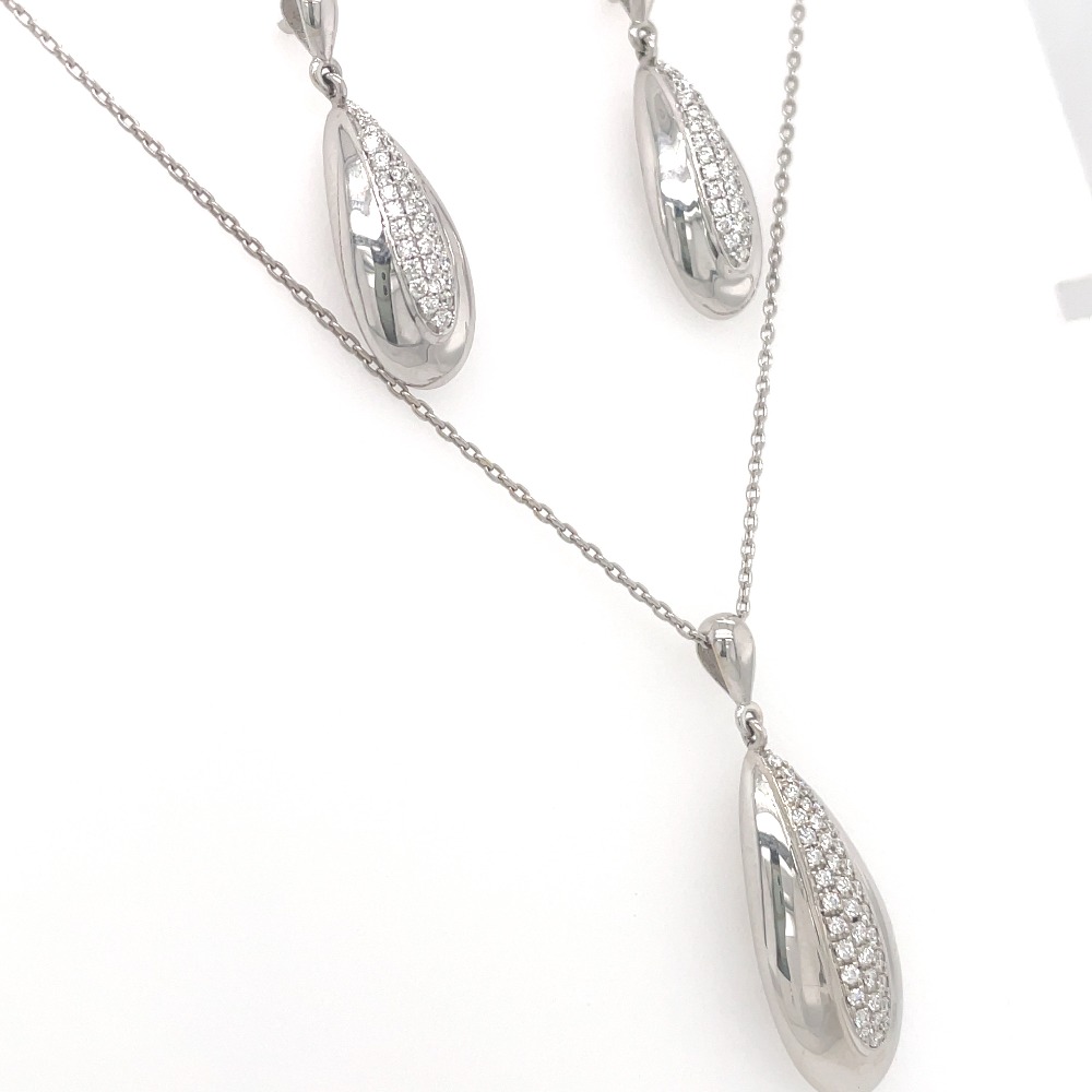 The Malia Diamond set