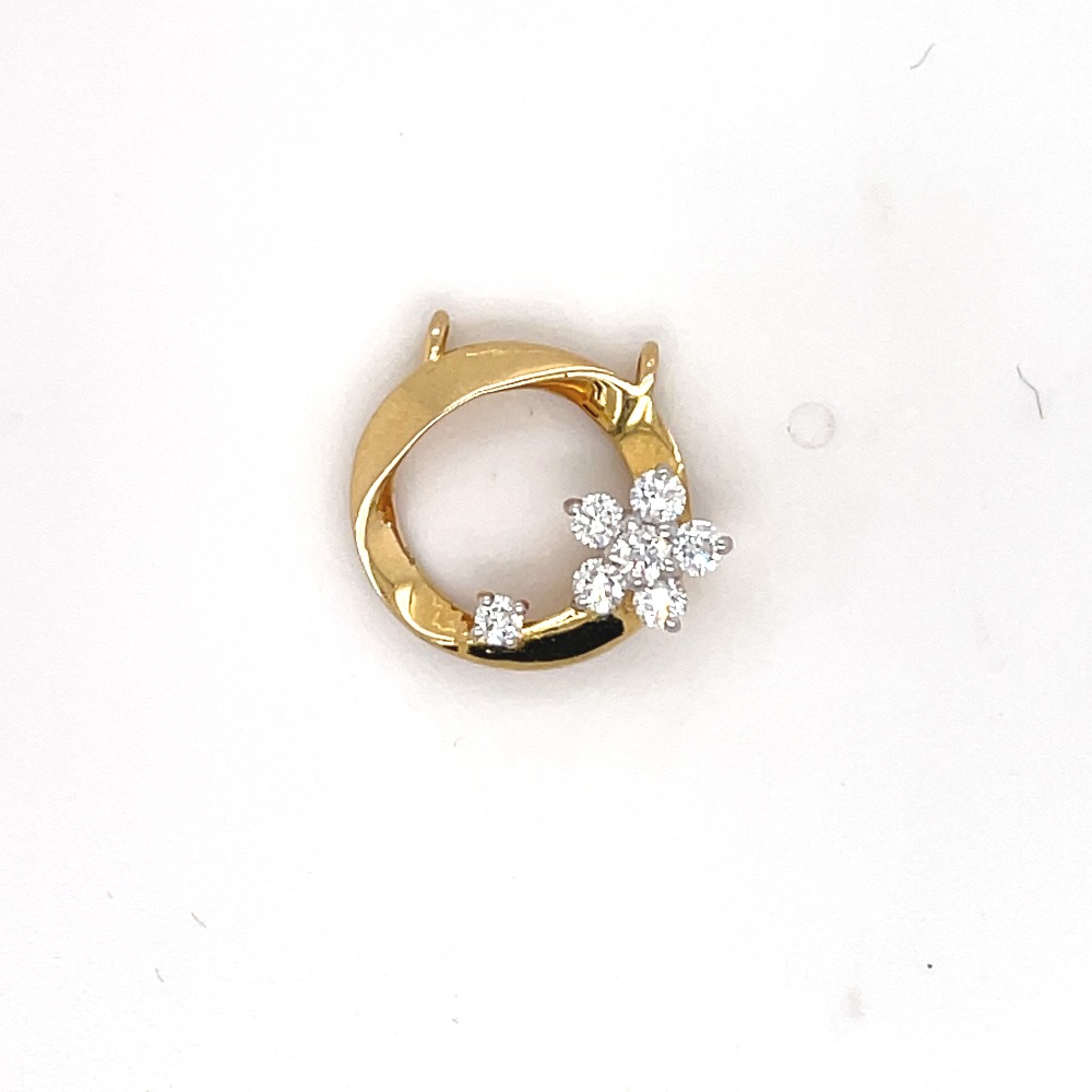 Dazzling floral pendant