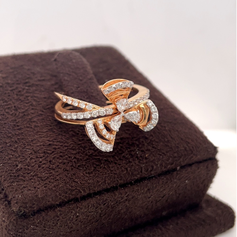 Encircle Fern Diamond Ring