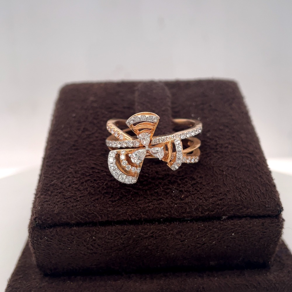Encircle Fern Diamond Ring