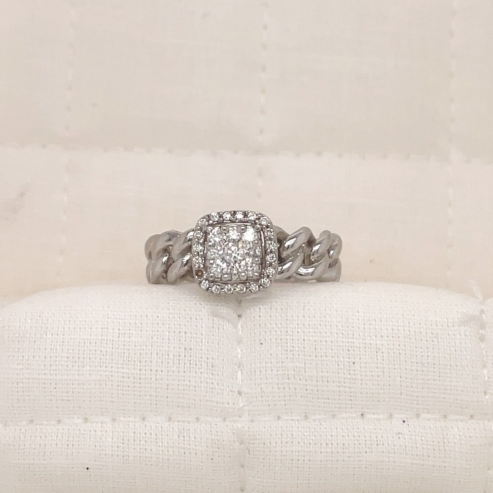 Elegant Floret Diamond Ring