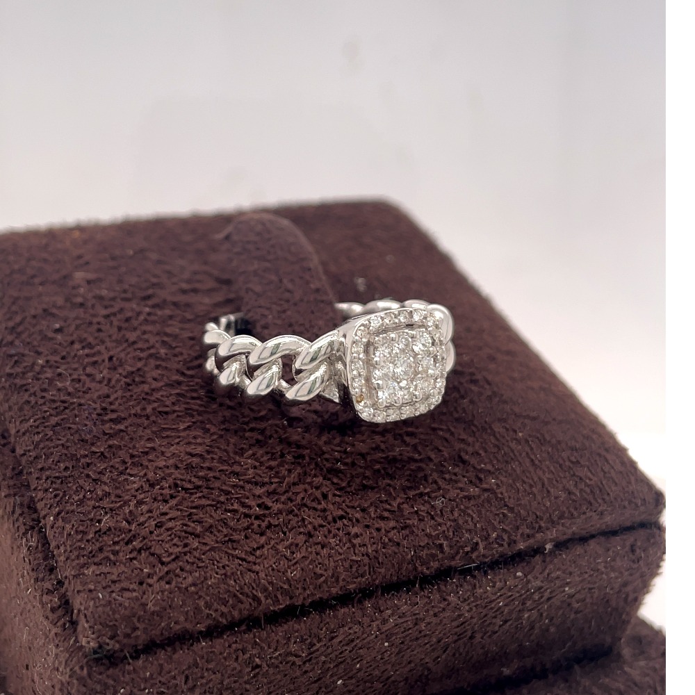 Elegant Floret Diamond Ring