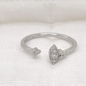 Linear Diamond Band
