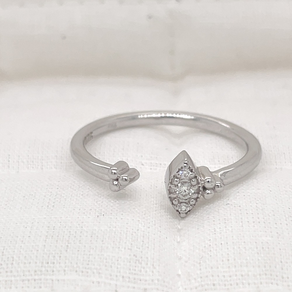 Linear Diamond Band