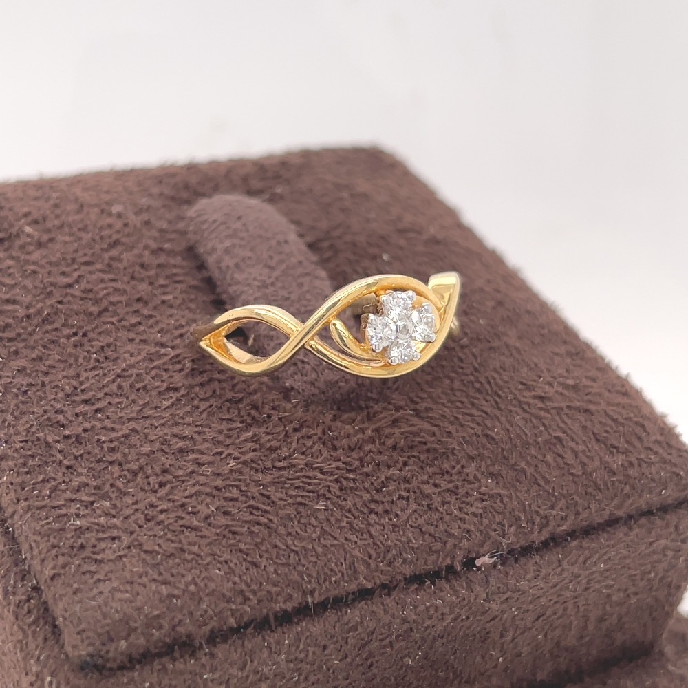 Curve Miracle Plate Diamond Ring
