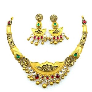 Golden necklace set