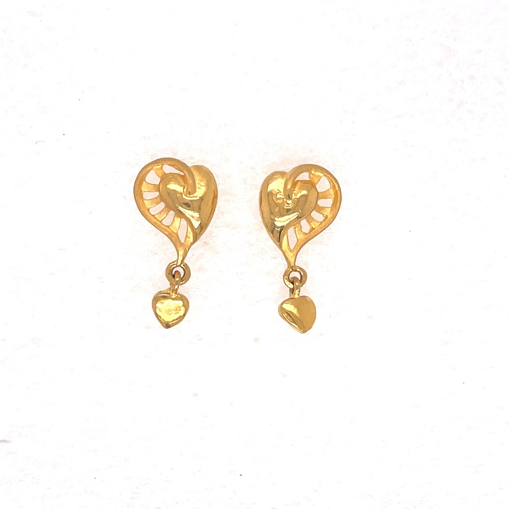 Hearty stud earring