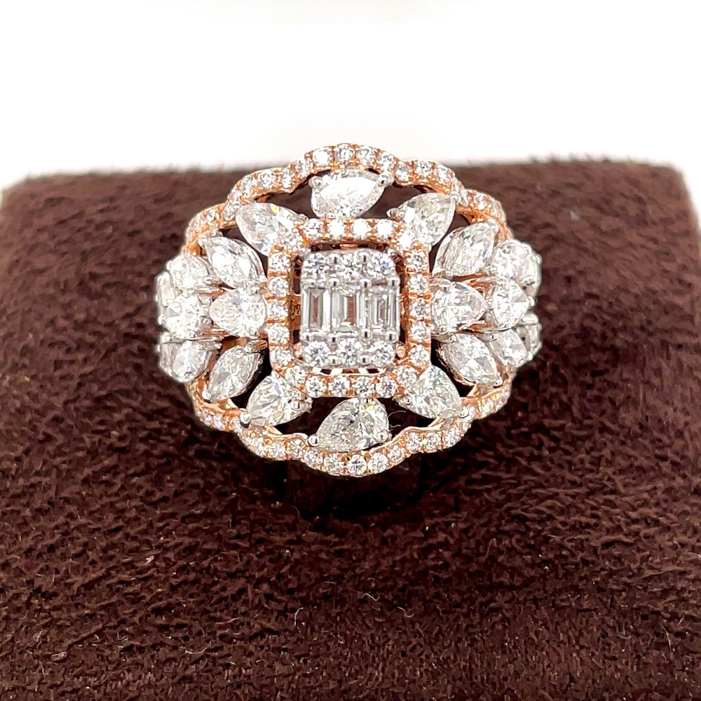 Majestic diamond ring