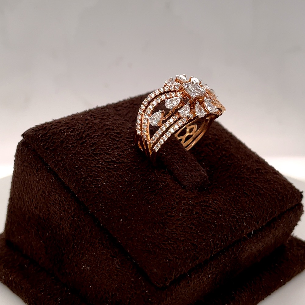 Majestic diamond ring