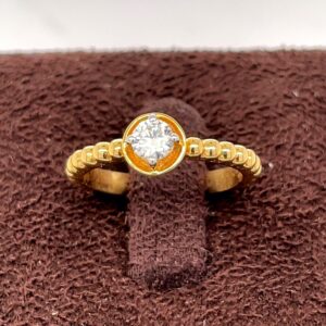 Elegant diamond ring