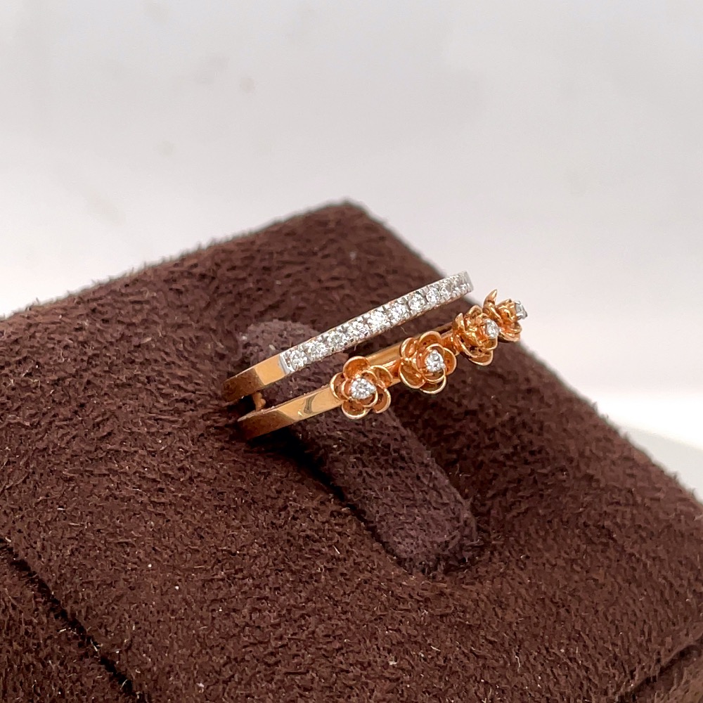 Blooming flowers diamond band