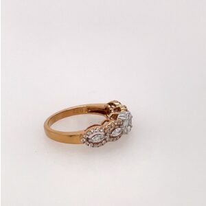 Contemporary diamond ring