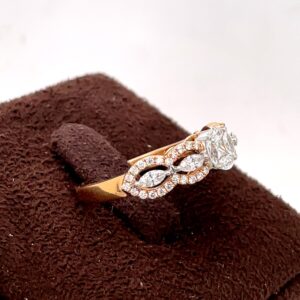 Contemporary diamond ring
