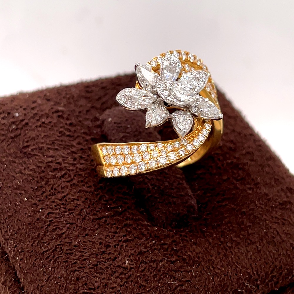 Admirable diamond ring