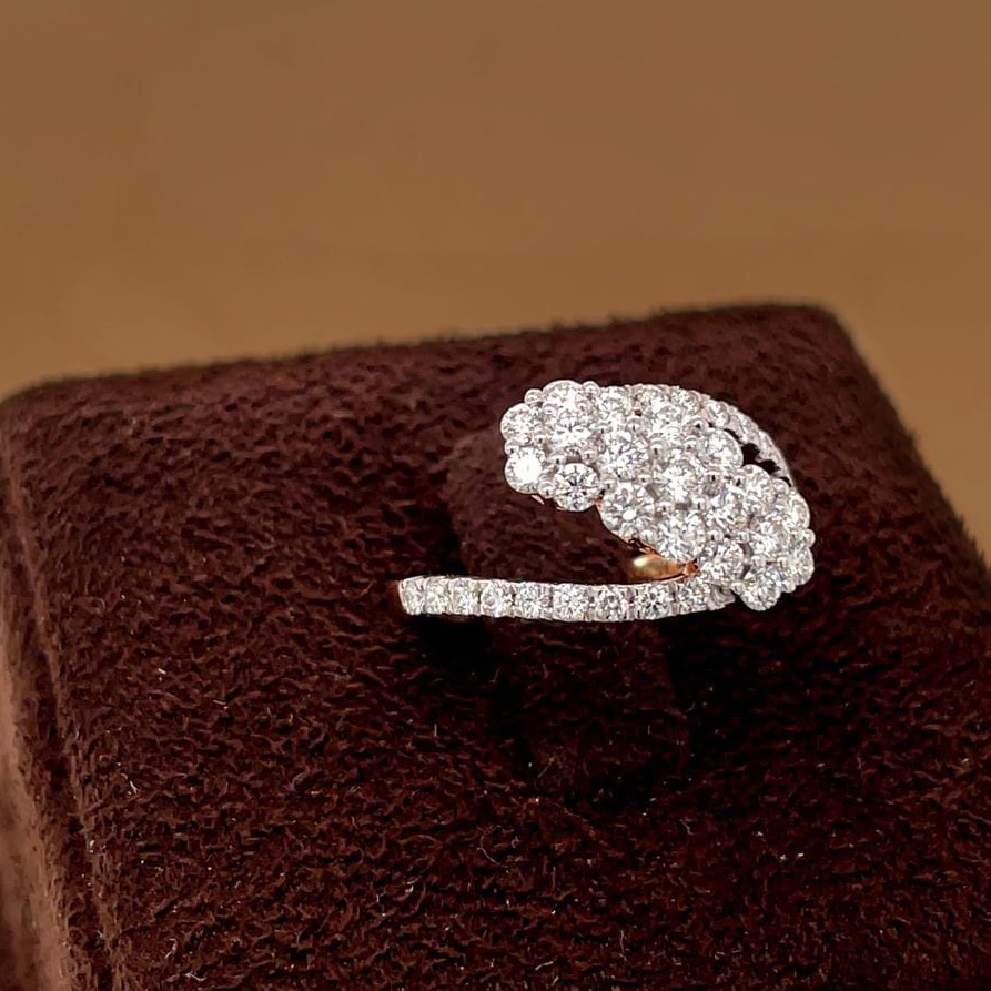 Classic diamond ring