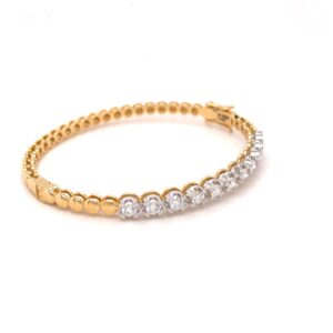Elegant diamond bracelet