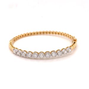 Elegant diamond bracelet