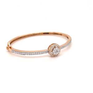 Admirable diamond bracelet