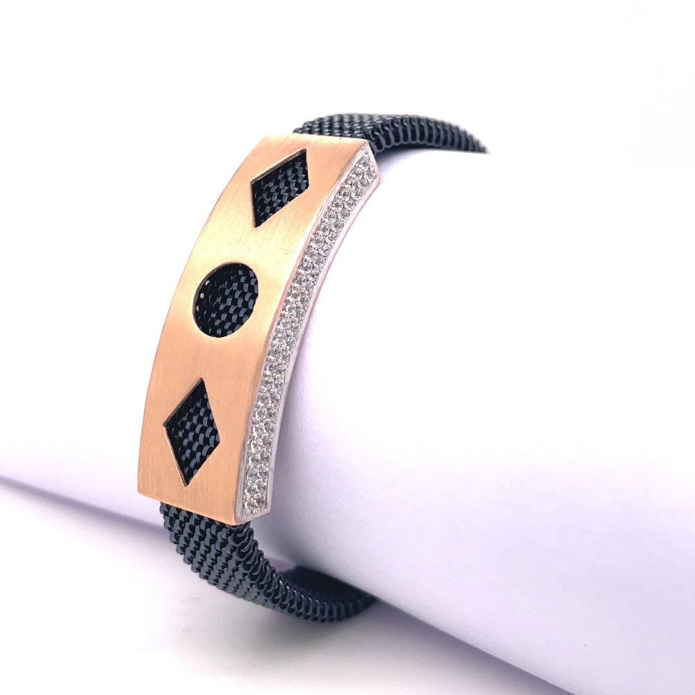 Alluring bracelet