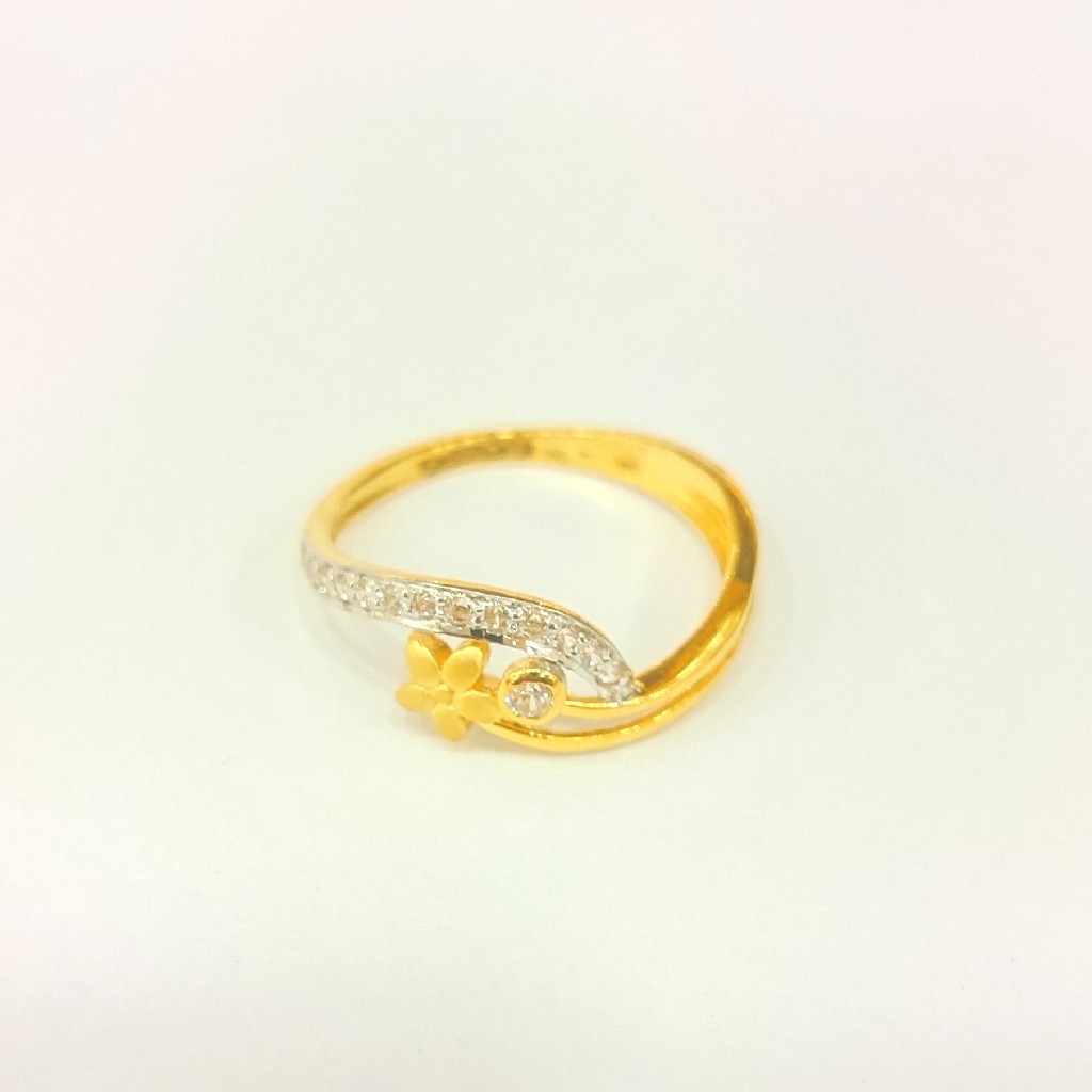 916 HM CERTIFIED GOLD ANTIQUE DESIGN LADIES DIAMOND RING