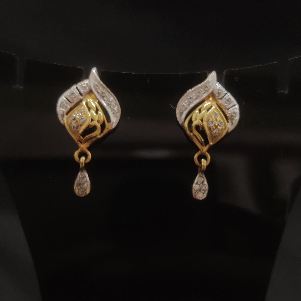 22KT GOLD FANCY DIAMOND LADIES EARRINGS