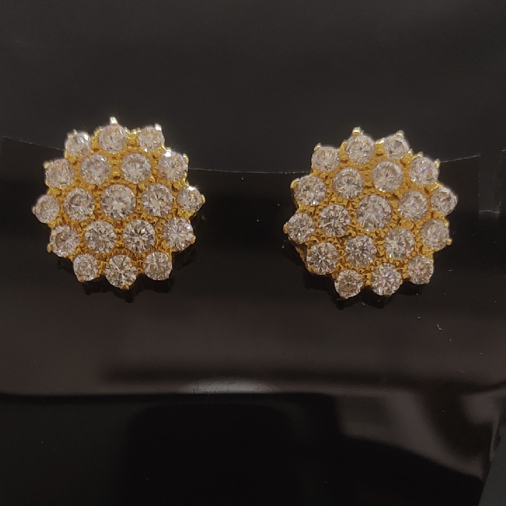 22KT GOLD FANCY ROUND DIAMOND LADIES EARRINGS