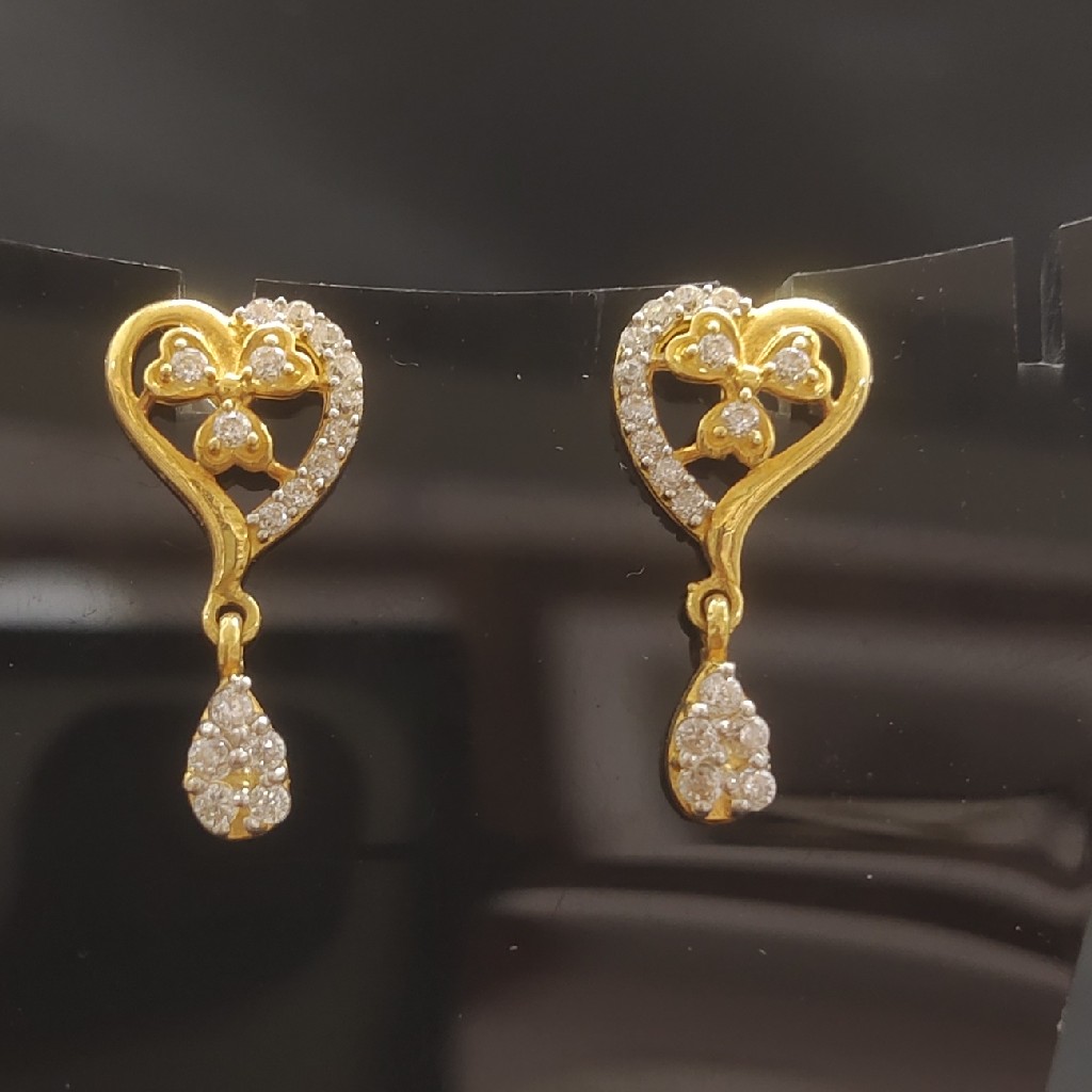 916 HM CERTIFIED heart shap diamond design Ladies Earrings