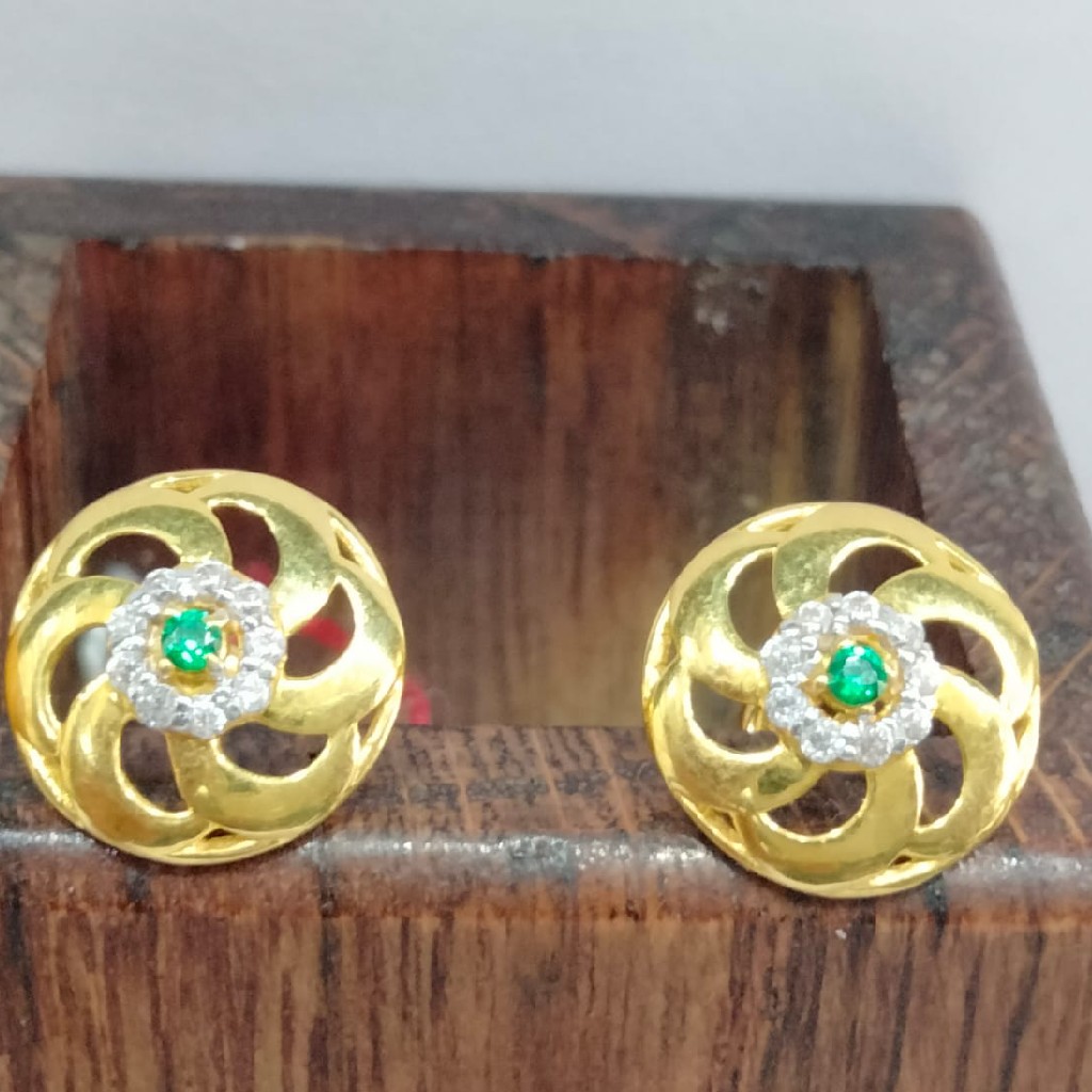 gold earrings