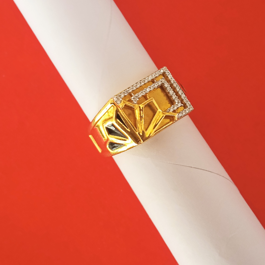 Men's gold ring in 22kt with diamond special occasion ring