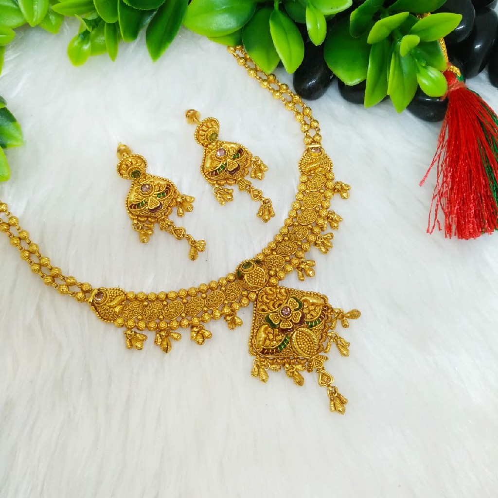 916 semi antique short set