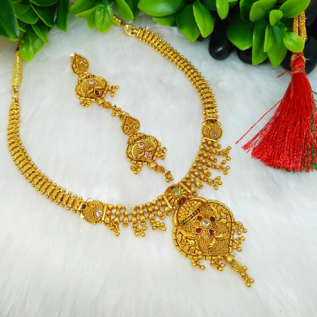 916 semi antique short set