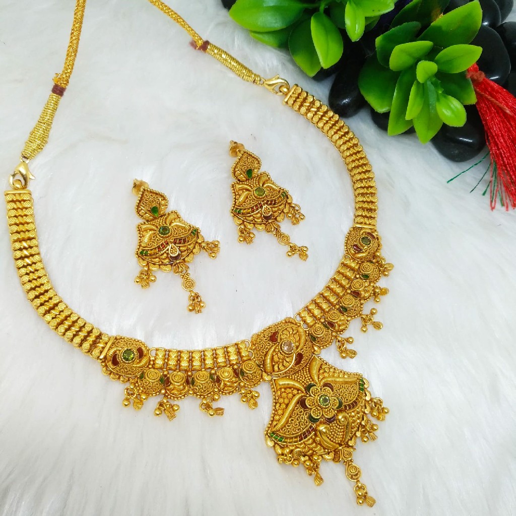 916 semi antique short set