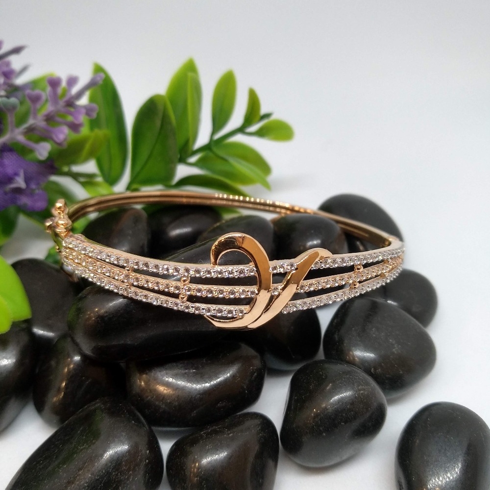 18KT Attractive Rose Gold Bracelet For Women PO-B006