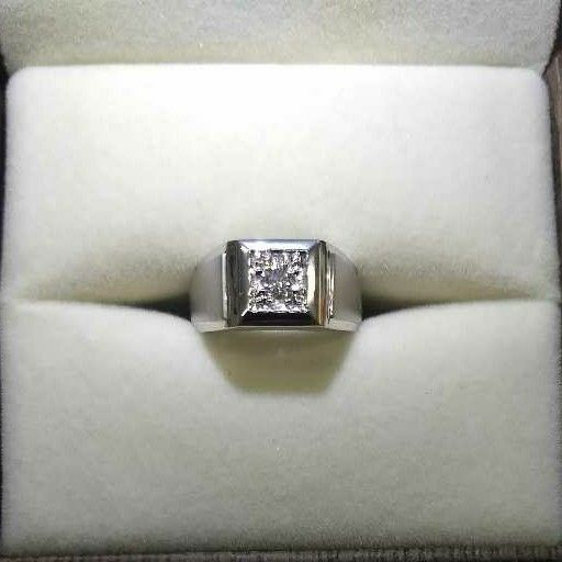 Stylish Gold Diamond Gents Ring