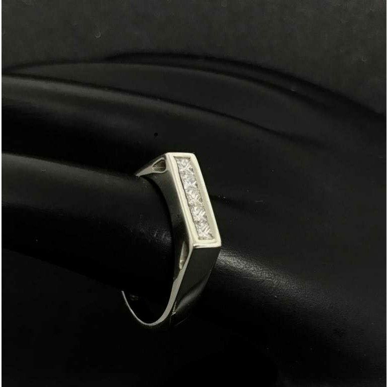 916 Gold Fancy Diamond  Ring