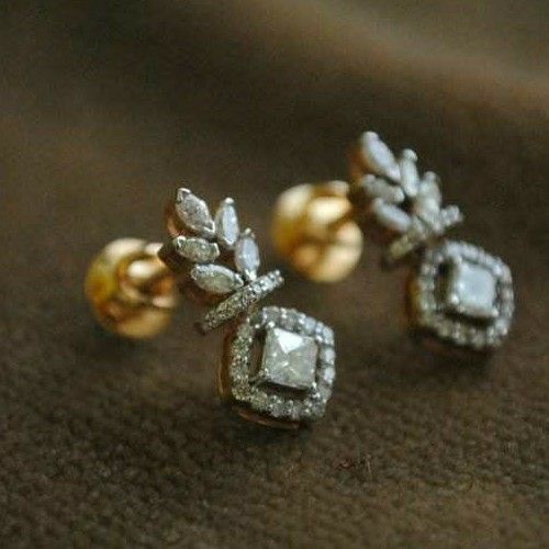 22KT Gold Attractive Diamond Earring