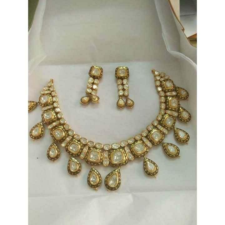 22KT Gold Antique Jadtar Set