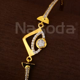 750 Gold Hallmark Designer Ladies Kada Bracelet LKB194
