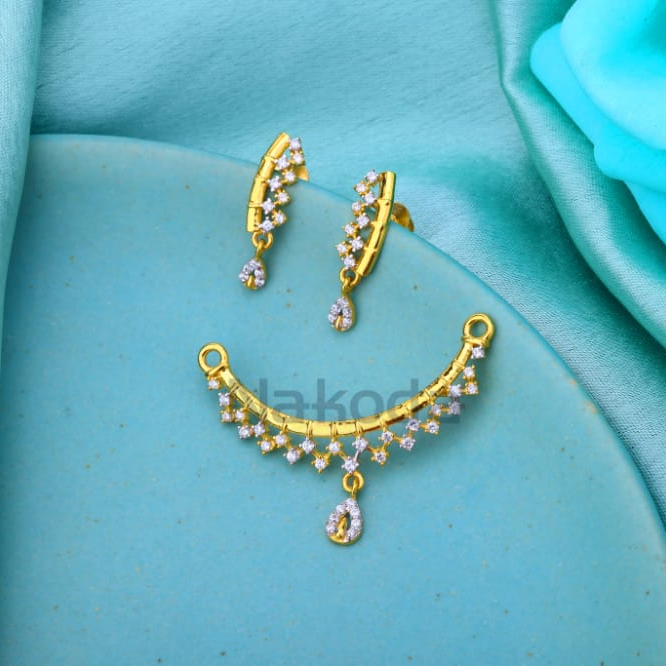 916 Gold Hallmark Ladies Exclusive Mangalsutra Pendant MP700