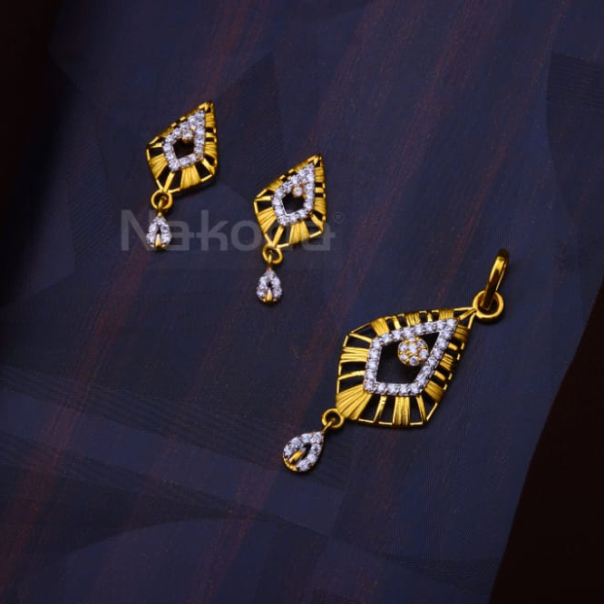 22KT Gold CZ Hallmark Designer Ladies Fancy Pendant Set FPS545