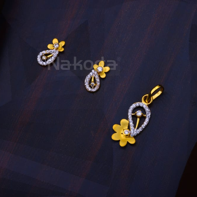 22KT Gold CZ Stylish  Ladies Fancy Pendant Set FPS543