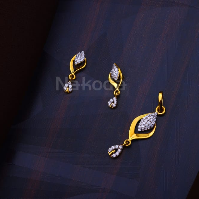 916 Gold CZ Hallmark Designer Ladies Fancy Pendant Set FPS518