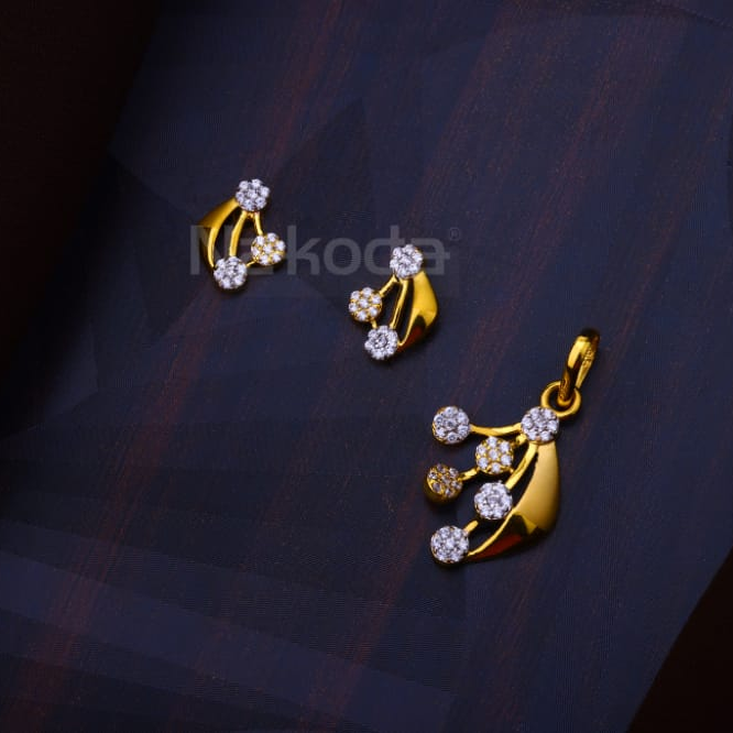 916 Gold CZ Hallmark Classic Ladies Fancy Pendant Set FPS517 - Image 2