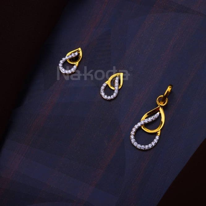 916 Gold CZ Gorgeous Ladies Fancy Pendant Set FPS514