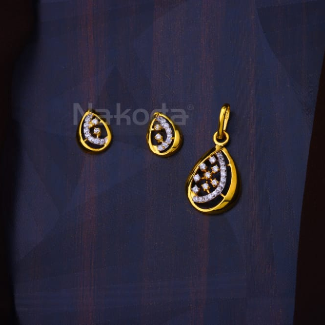 916 Gold CZ Exclusive Ladies Fancy Pendant Set FPS513