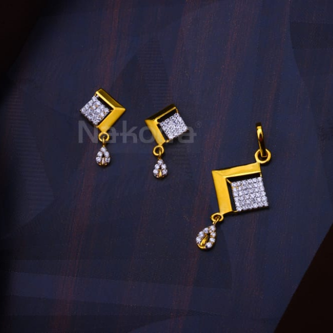 916 Gold CZ Classic Ladies Fancy Pendant Set FPS510