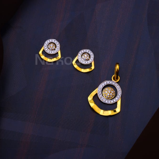 916 Gold Hallmark Gorgeous Ladies Fancy Pendant Set FPS507